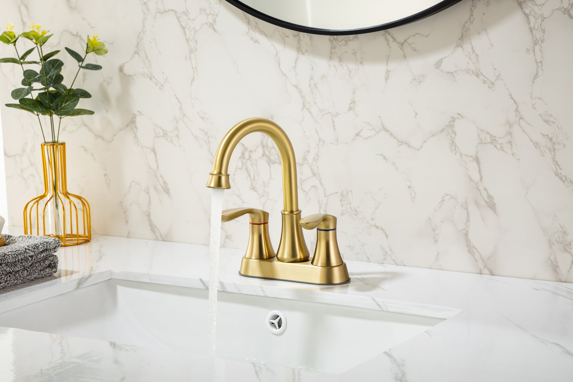 2 Handle Lavatory Faucet Brushed Nickel Bathroom Sink golden-metal