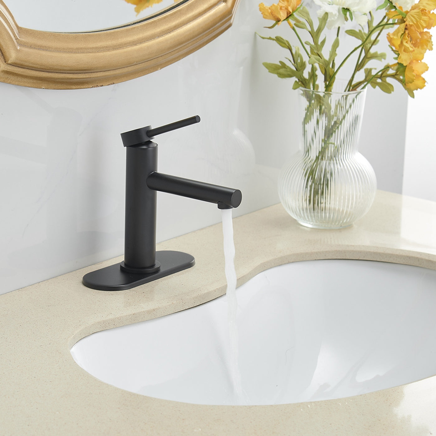 Single Hole Single Handle Bathroom Faucet in