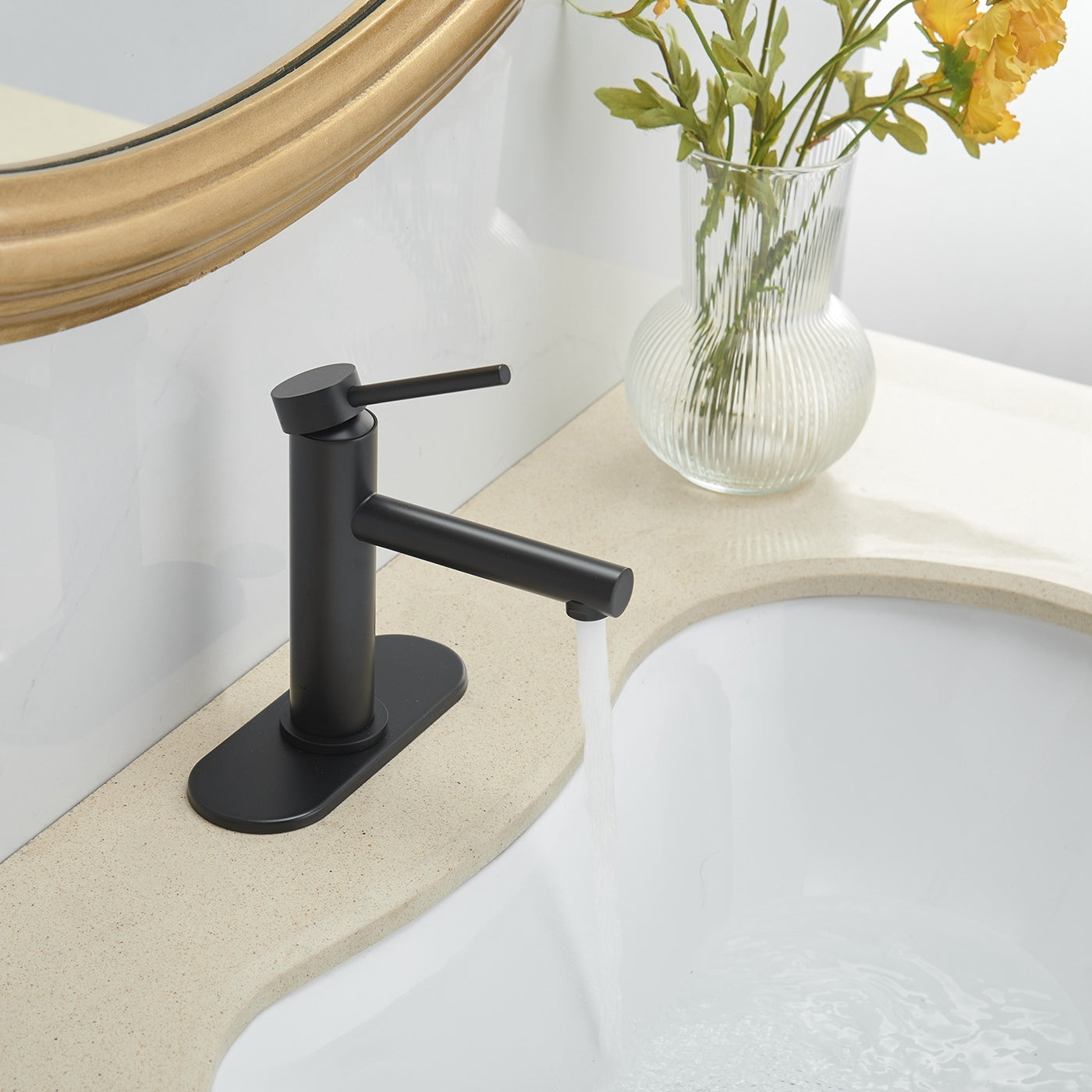 Single Hole Single Handle Bathroom Faucet in