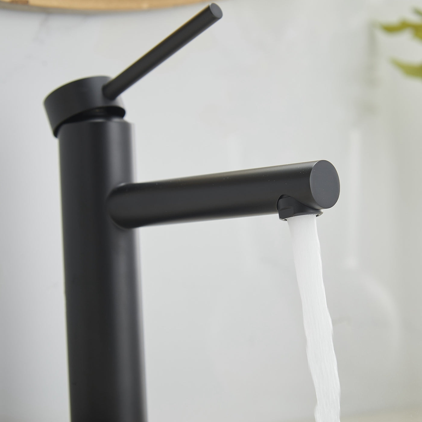 Single Hole Single Handle Bathroom Faucet in