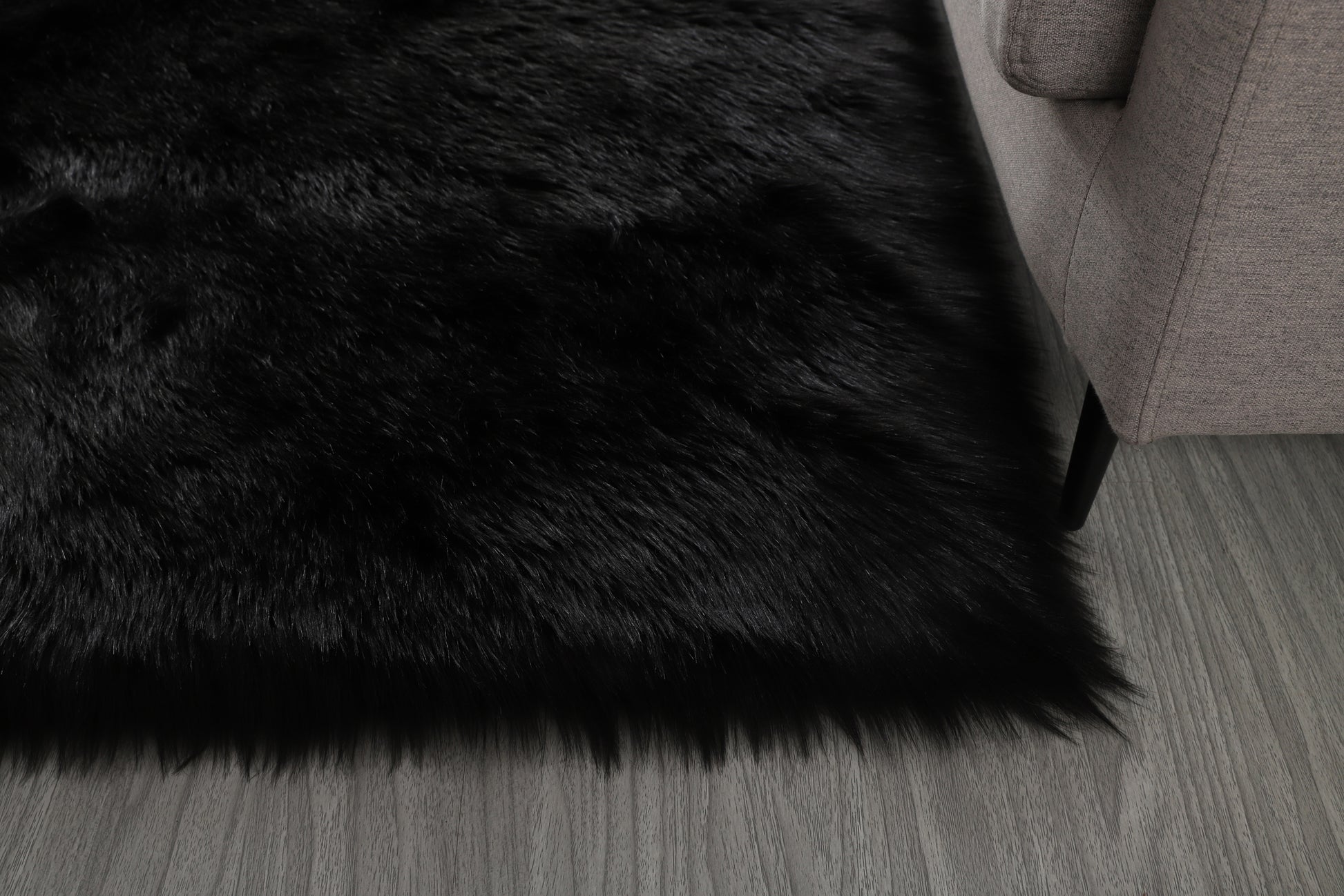 "Cozy Collection" Ultra Soft Fluffy Faux Fur Sheepskin black-polyester