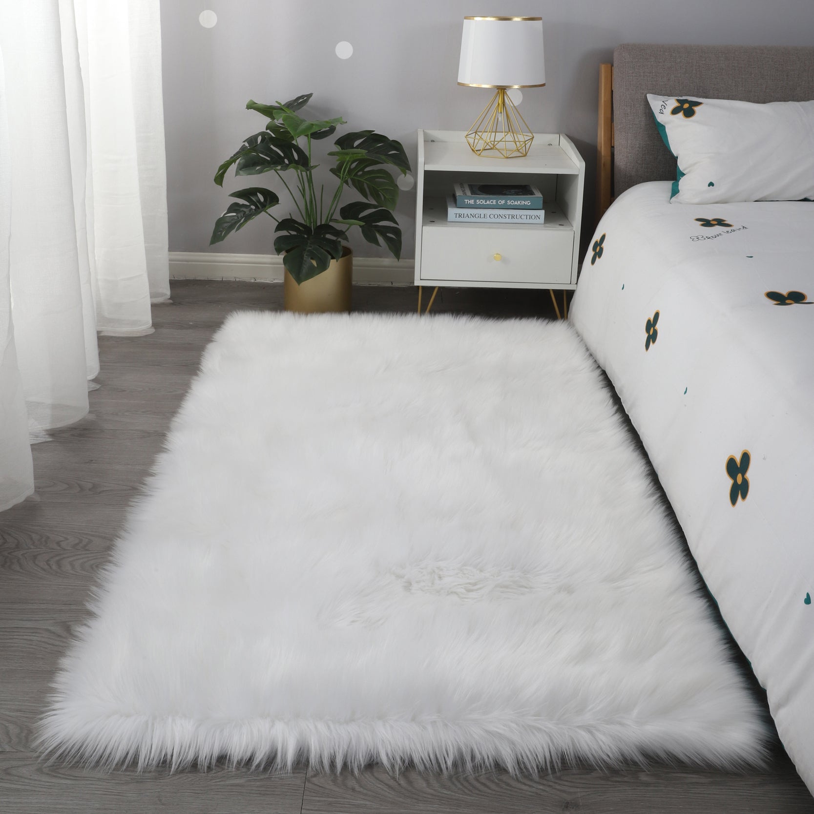 "Cozy Collection" Ultra Soft Fluffy Faux Fur Sheepskin white-polyester