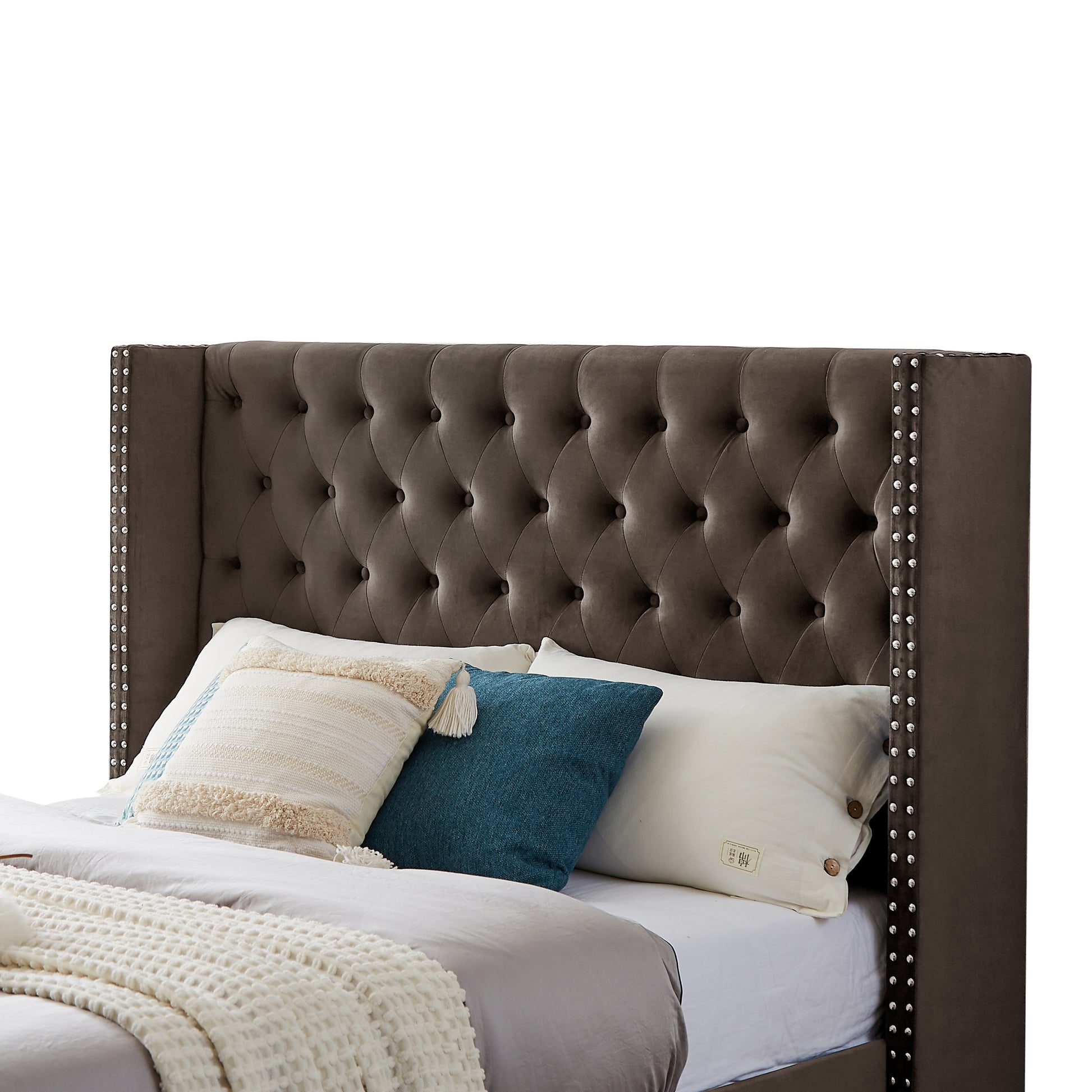 B100S Queen Bed With One Nightstand, Button