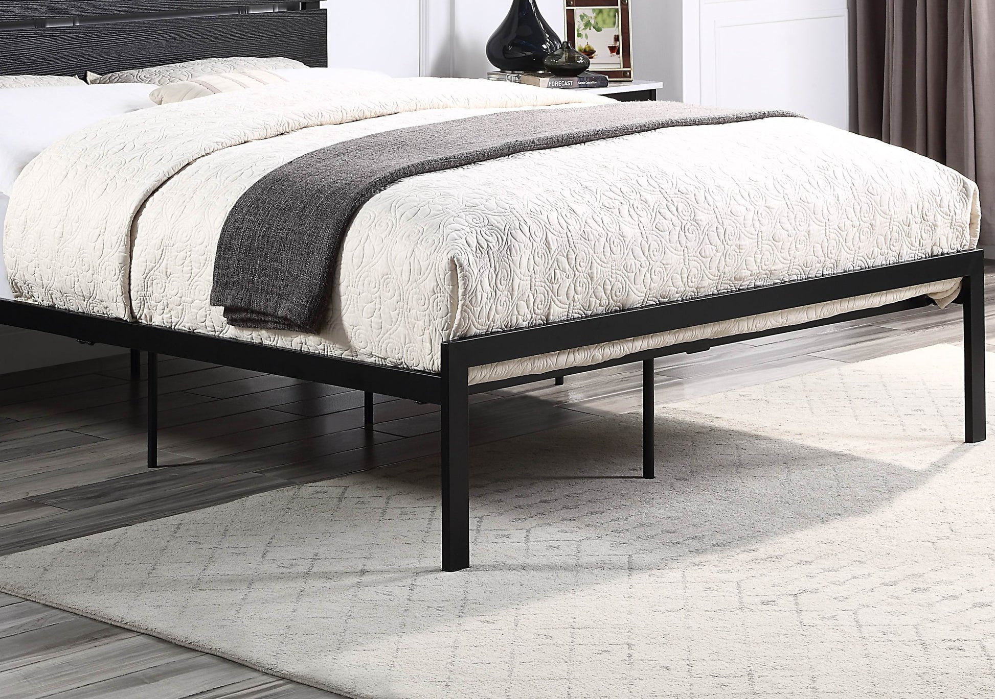 Black Metal Frame Full Size Bed 1pc full-black-metal-bedroom-metal