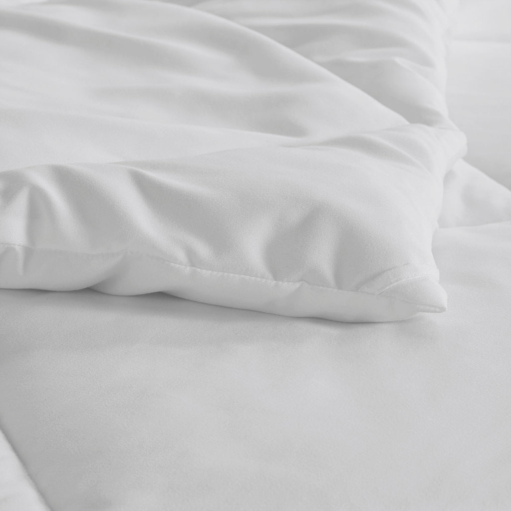 Oversized Down Alt Comforter with HeiQ Smart Temp white-polyester