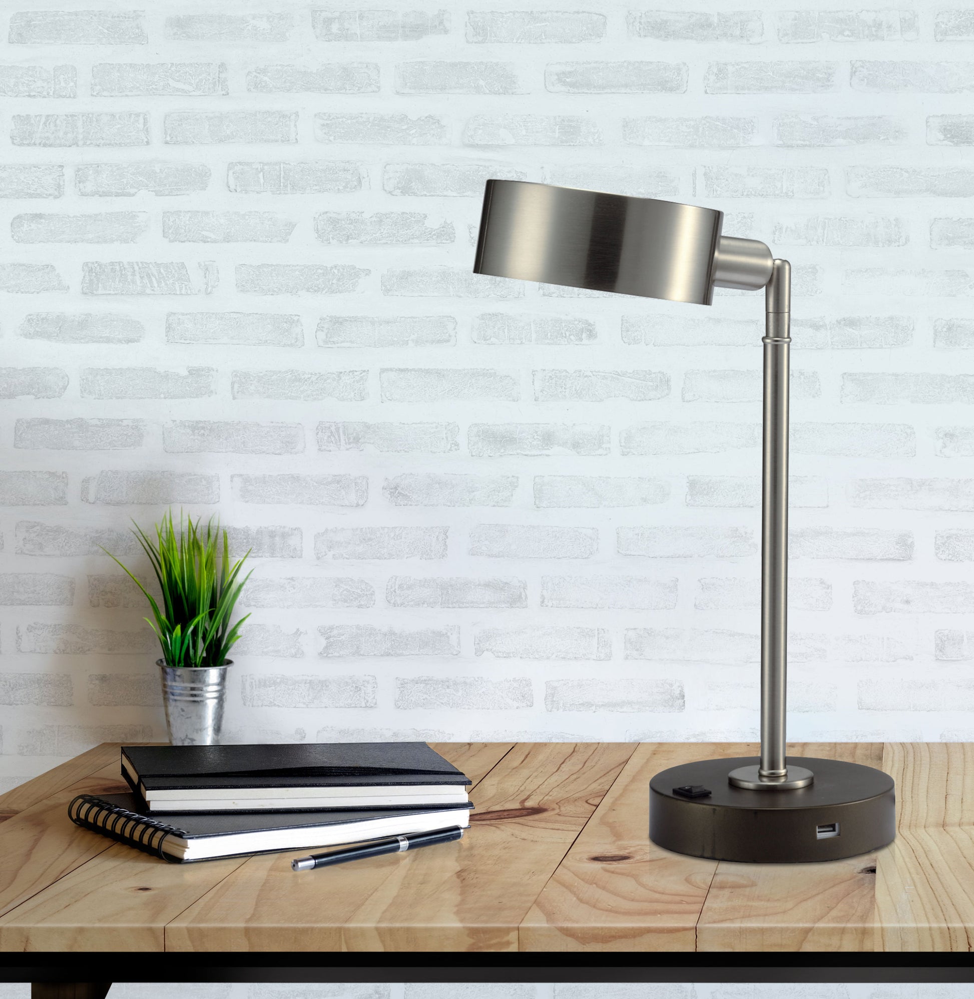 15" Led w Usb Port Desk Lamp 1pc Ctn 0.37 3.33