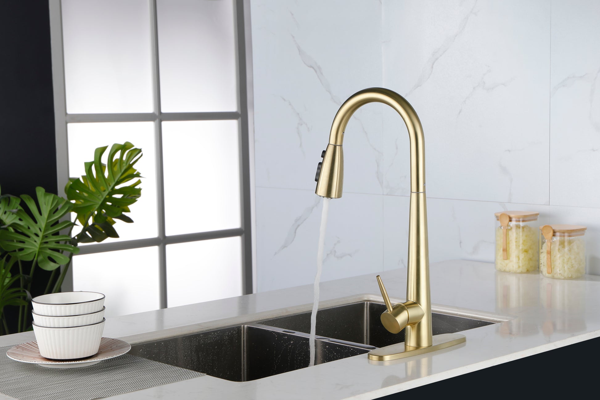 Gold Kitchen Faucets with Pull Down Sprayer,