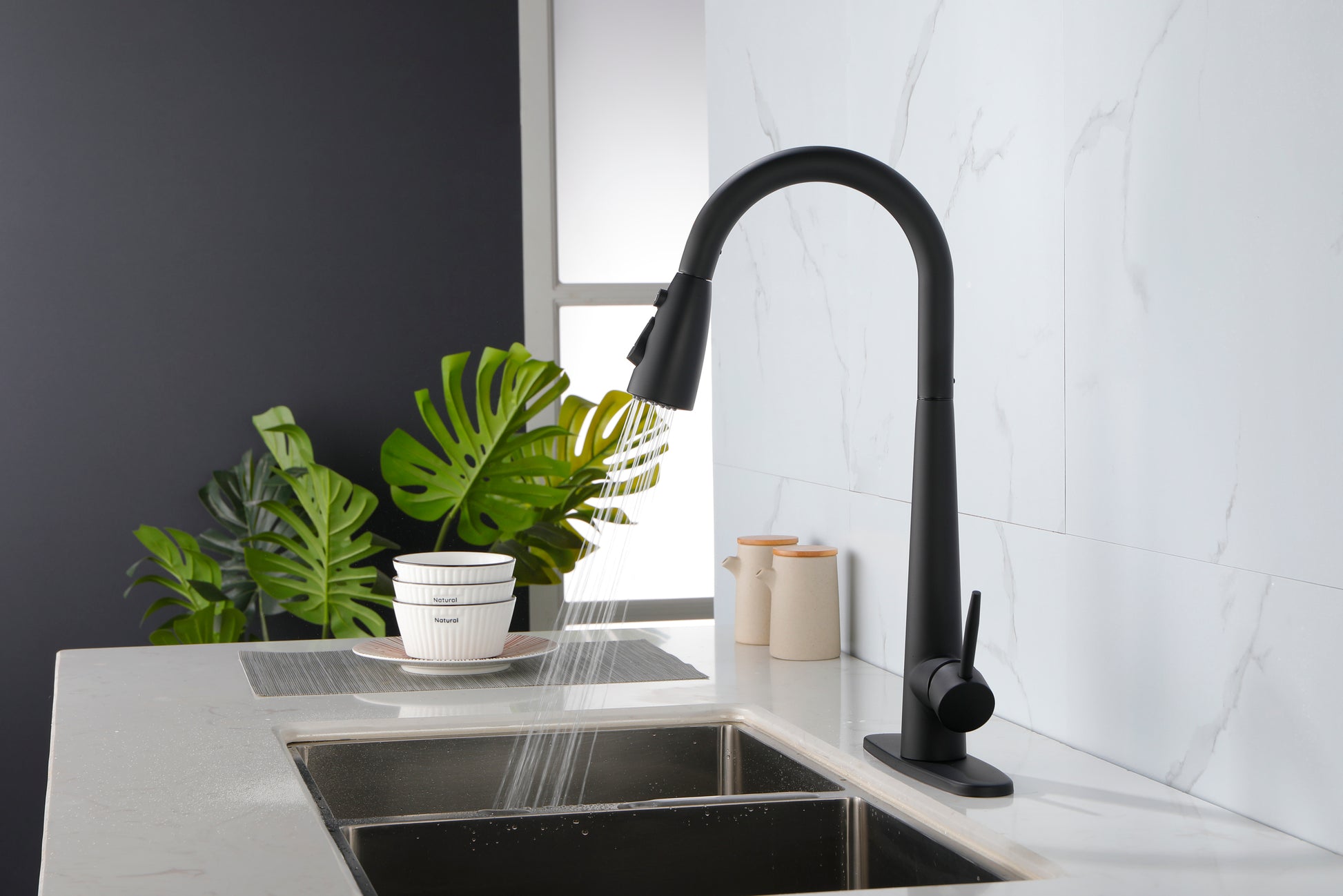 Black Kitchen Faucets with Pull Down Sprayer,