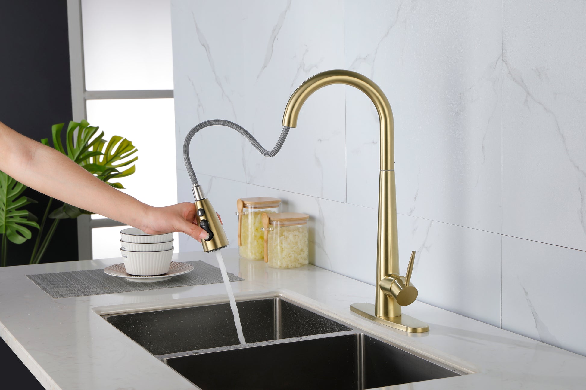 Gold Kitchen Faucets with Pull Down Sprayer,