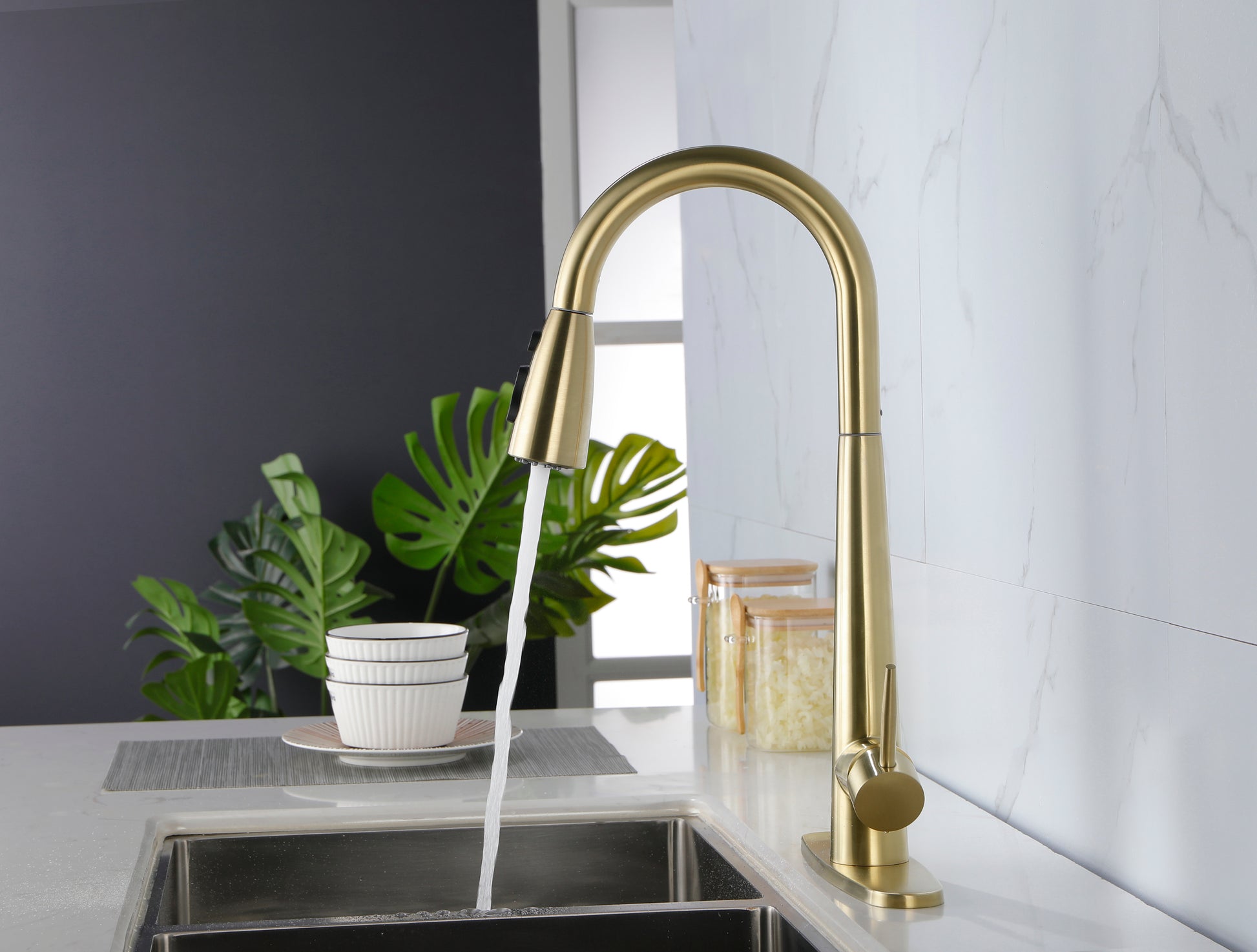 Gold Kitchen Faucets with Pull Down Sprayer,