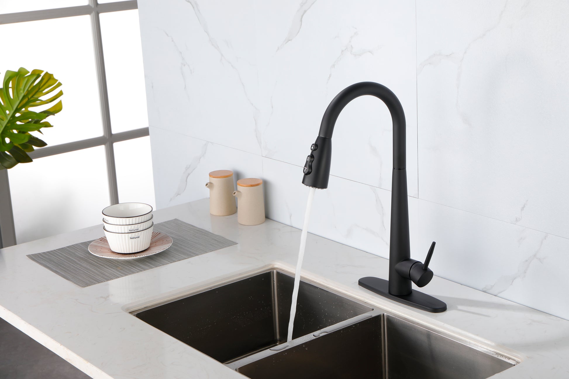 Black Kitchen Faucets with Pull Down Sprayer,