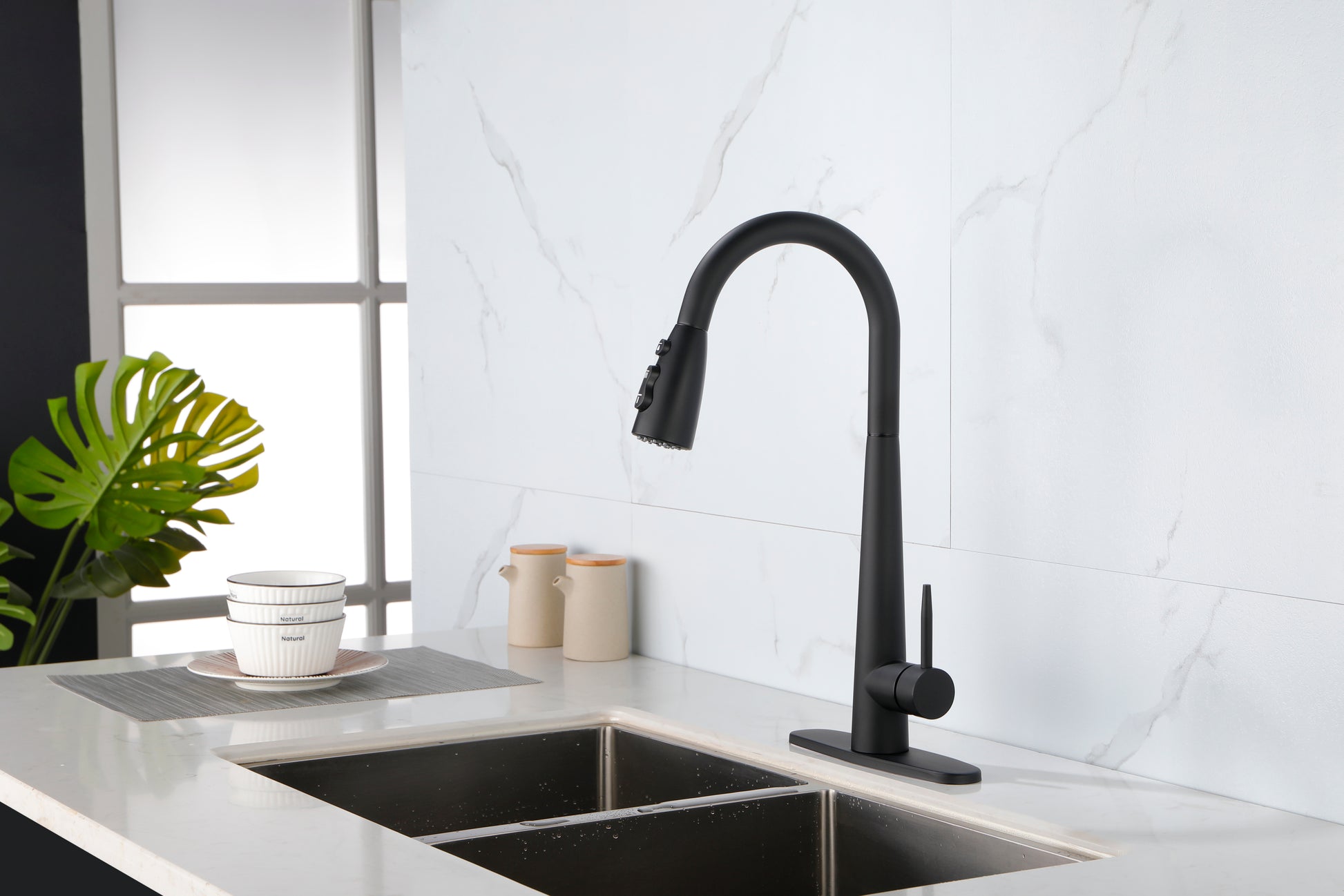 Black Kitchen Faucets with Pull Down Sprayer,