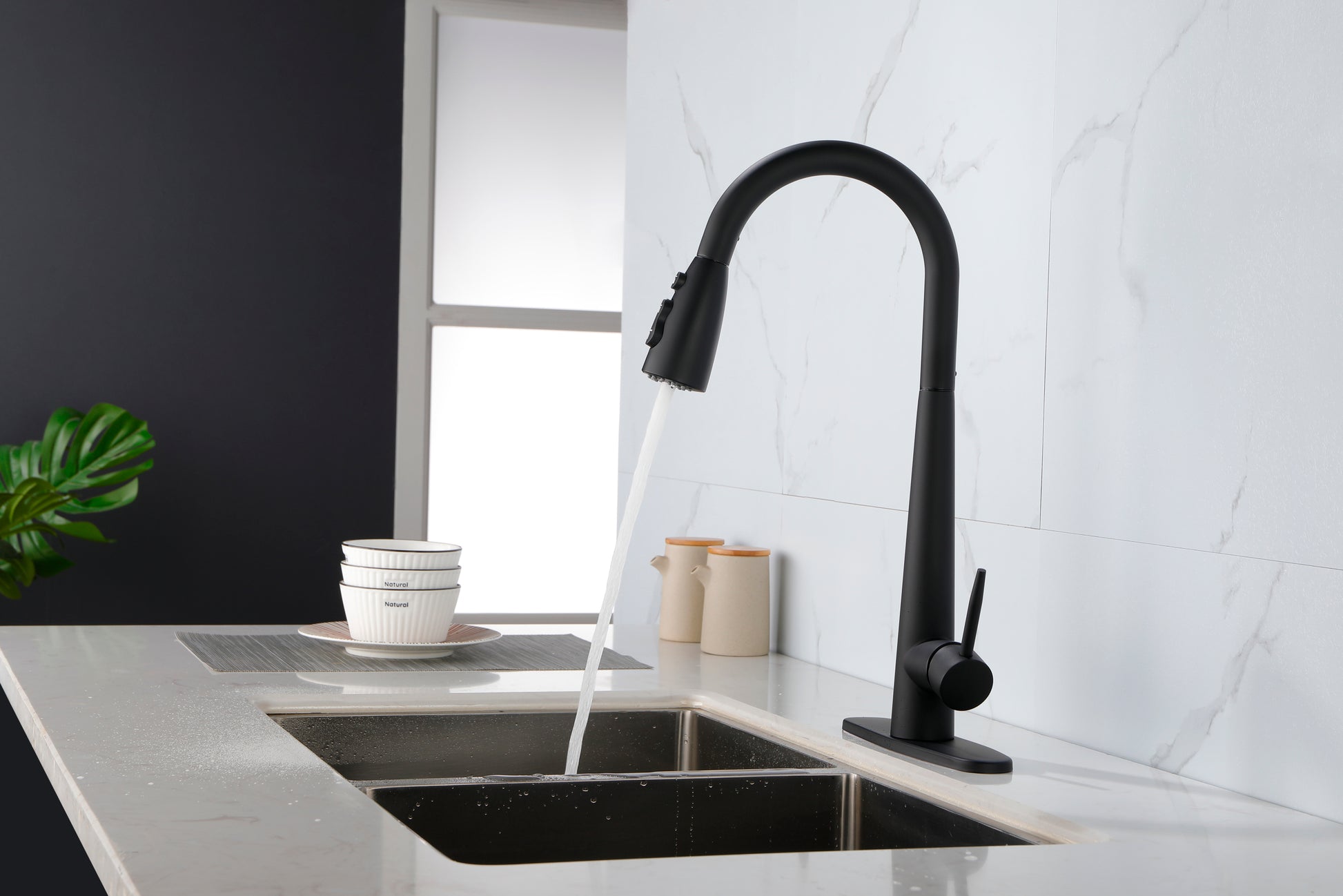 Black Kitchen Faucets with Pull Down Sprayer,