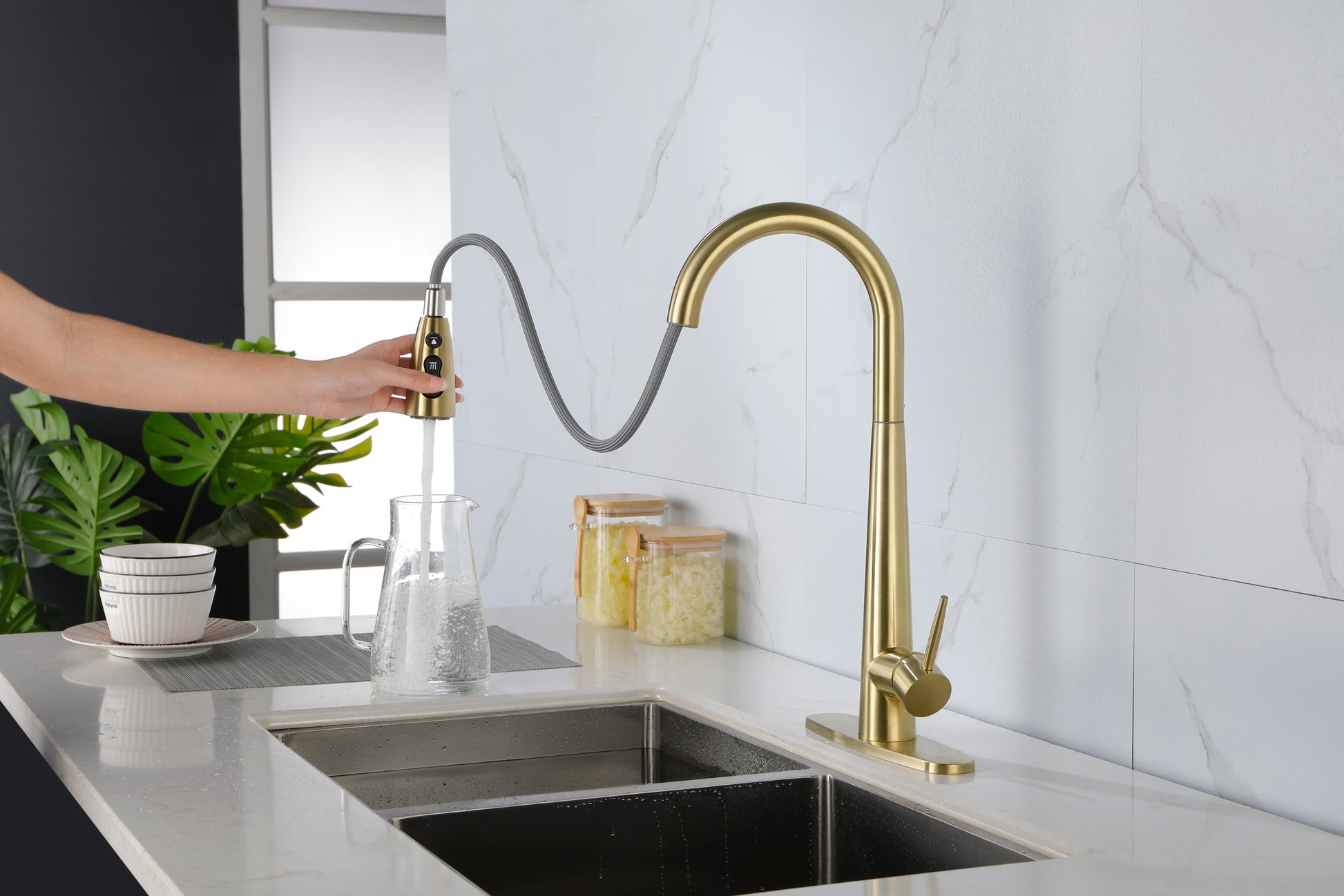 Gold Kitchen Faucets with Pull Down Sprayer,