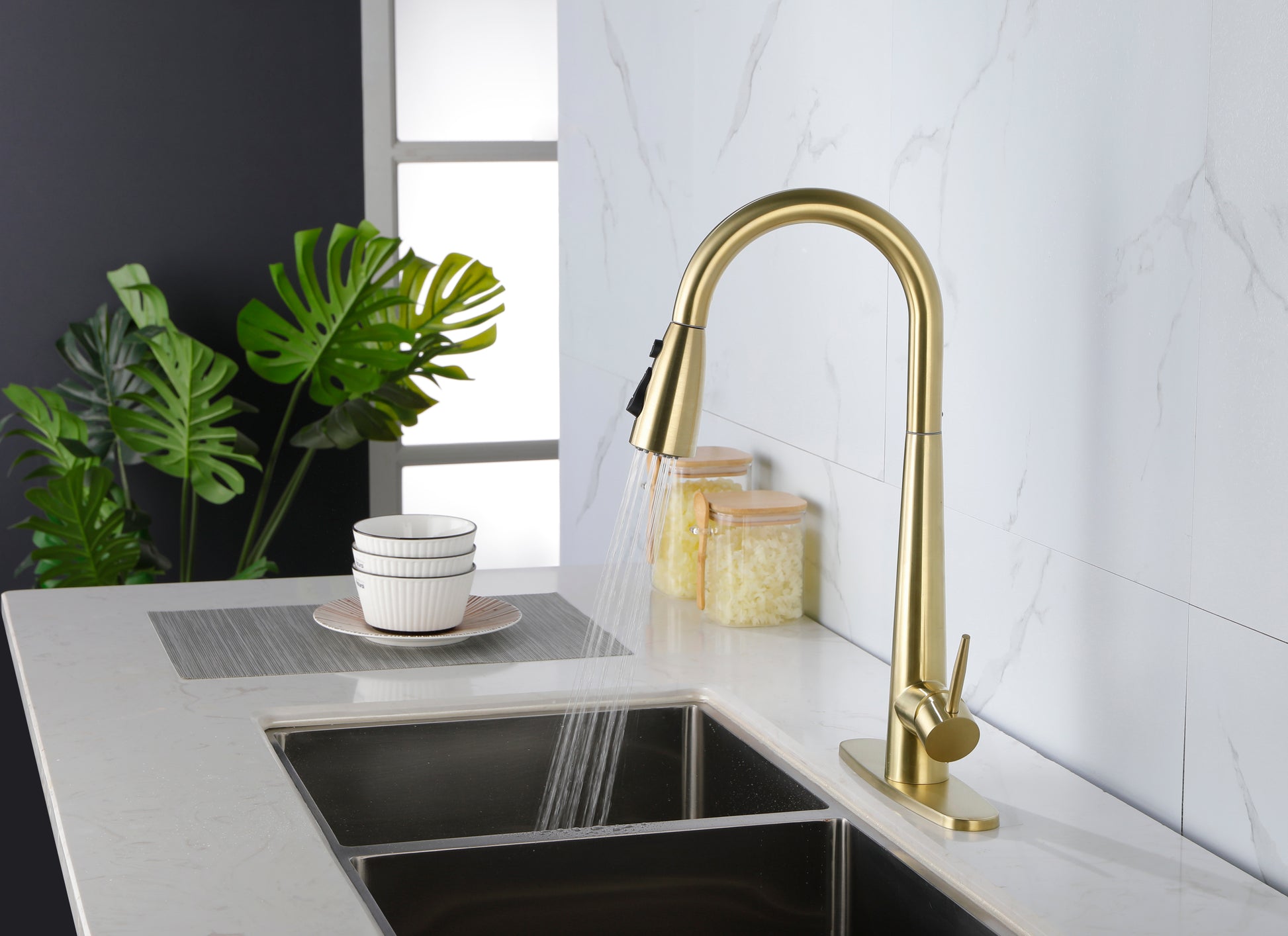 Gold Kitchen Faucets with Pull Down Sprayer,