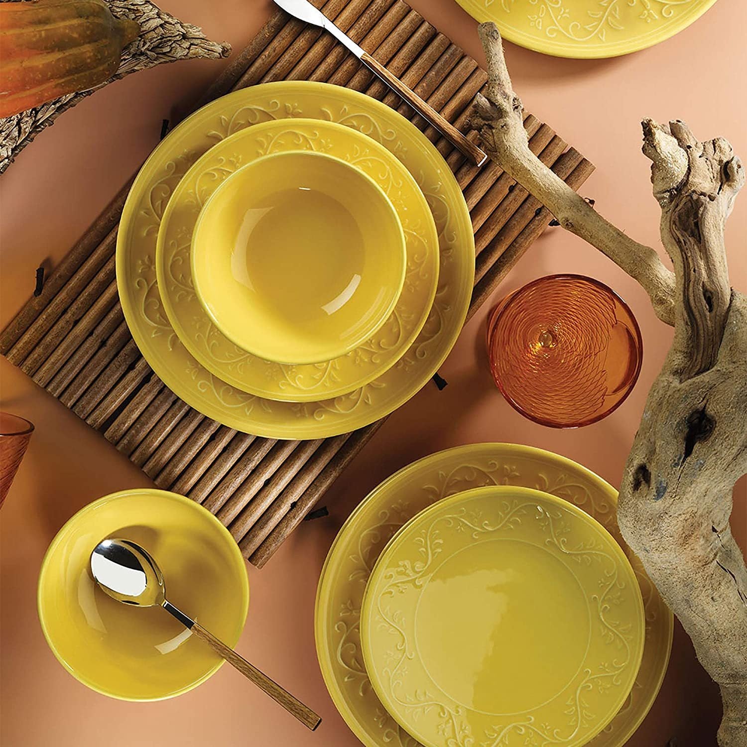 Fulya 16 Pieces Dinnerware Set yellow-porcelain