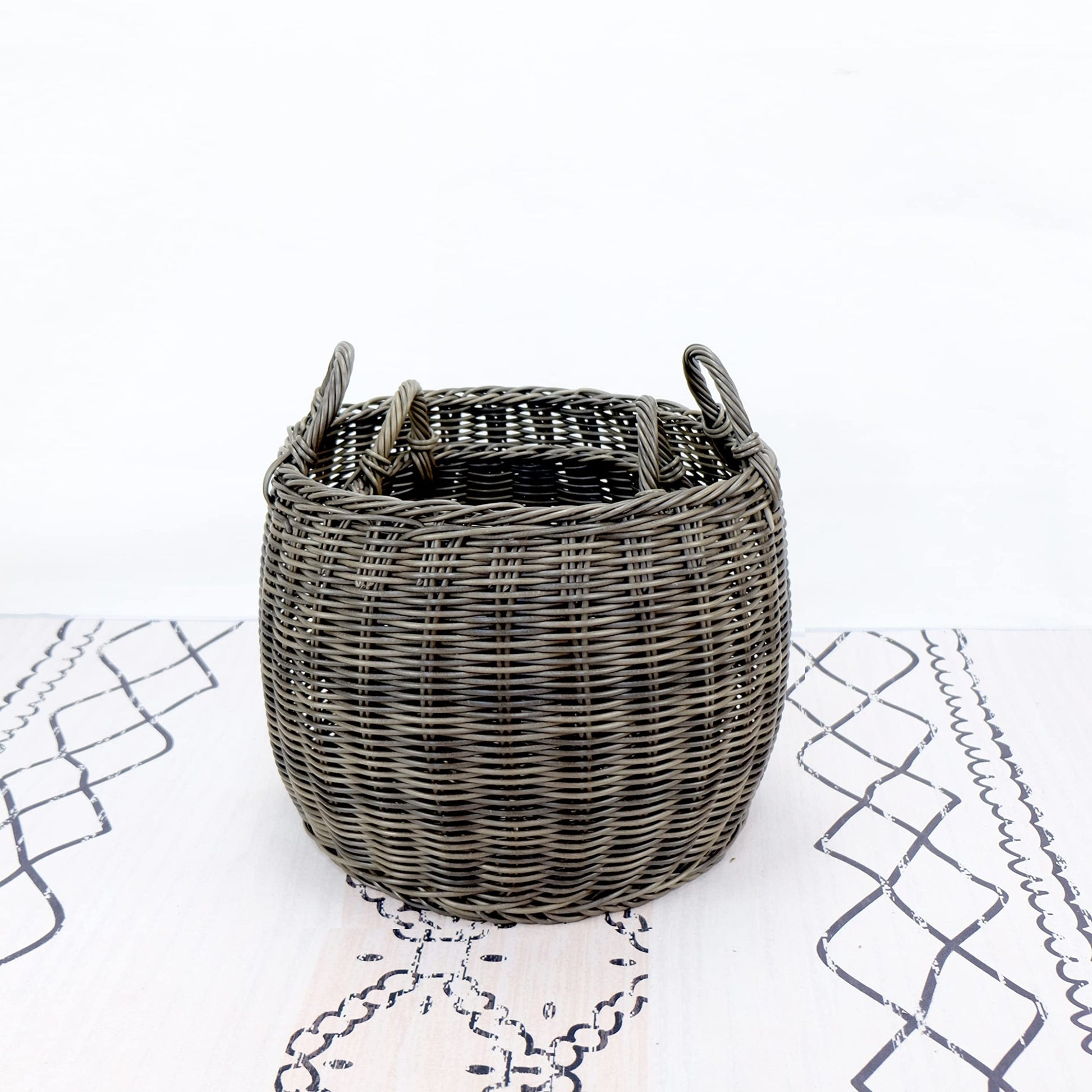 2 Pack Stackable Hand Woven Wicker Storage and Laundry dark gray-plastic