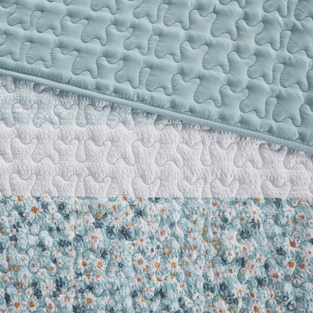 4 Piece Seersucker Quilt Set with Throw Pillow aqua-polyester