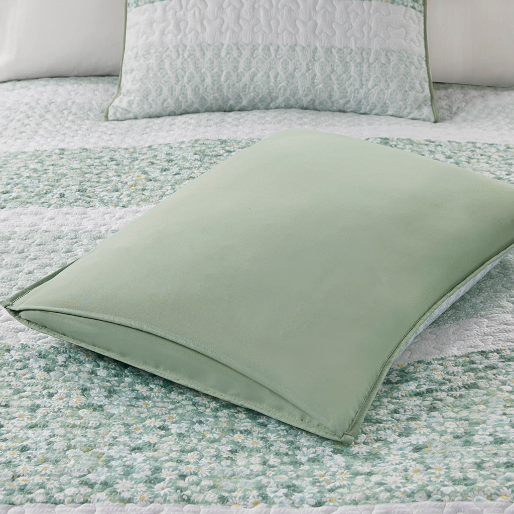 4 Piece Seersucker Quilt Set with Throw Pillow green-polyester