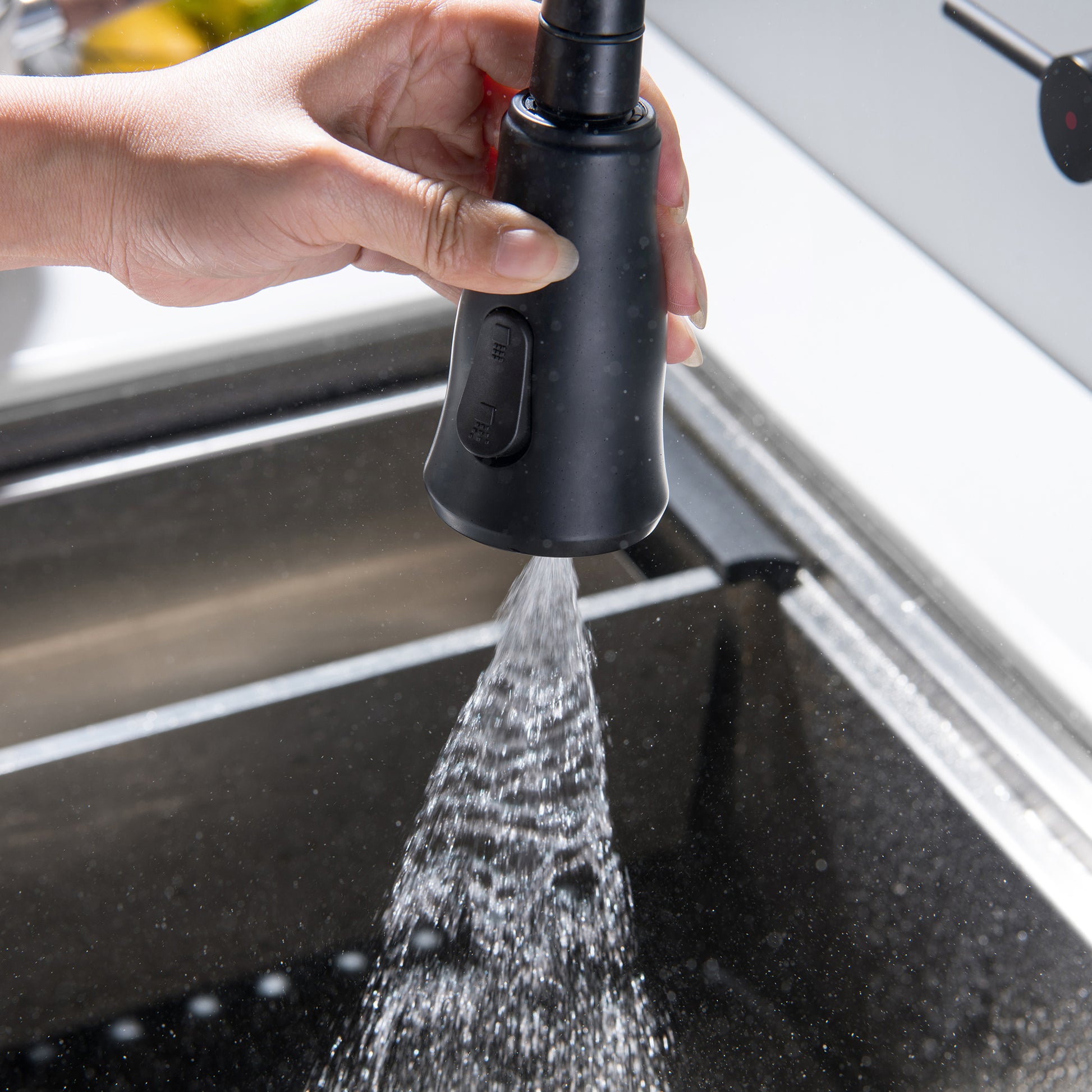 Double handle pull in kitchen faucet