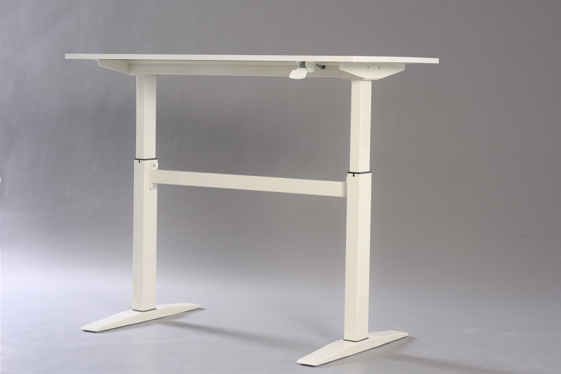 47" Tech Desk Standing And Adjustable Desk In